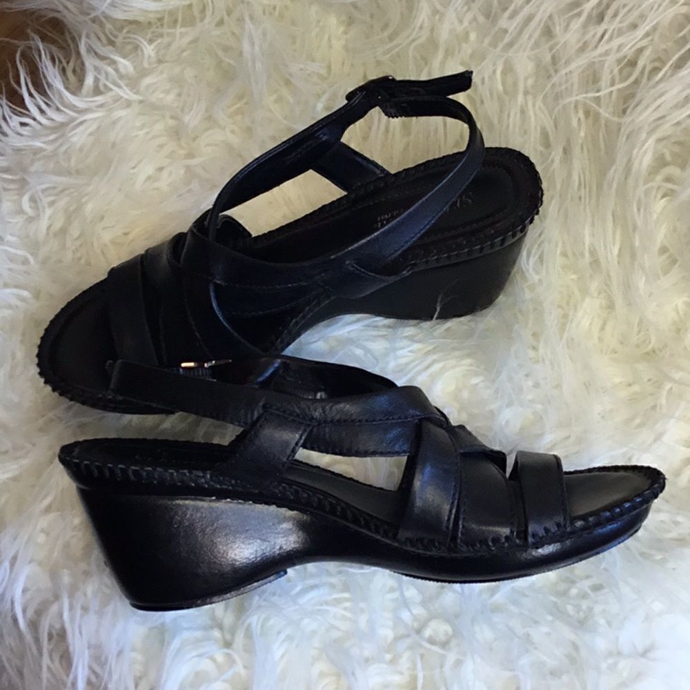 ST JOHNS BAY black strapped sandals in size 7 NWOT - Picture 5 of 11